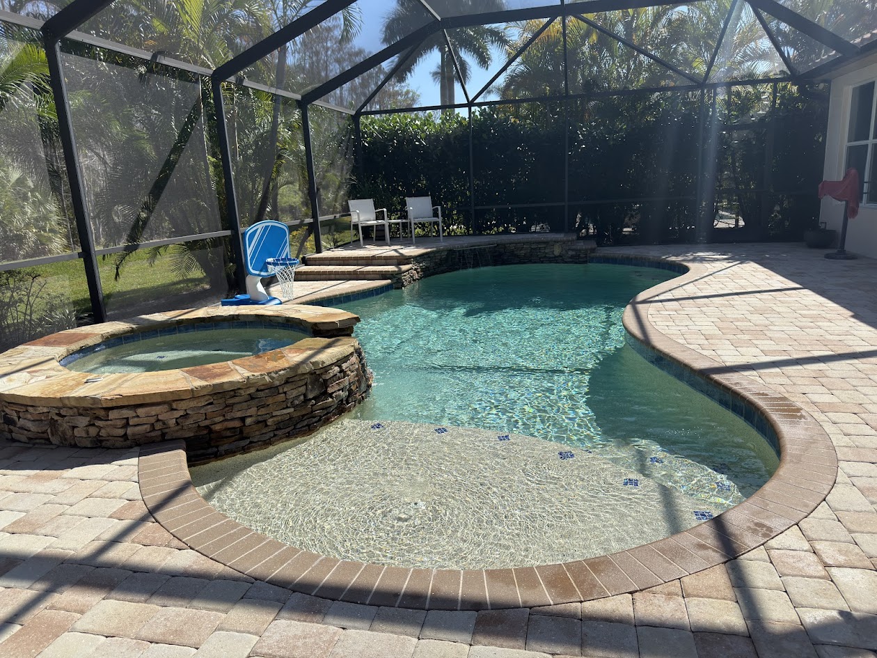 Weekly pool cleaning service Fort Myers Florida